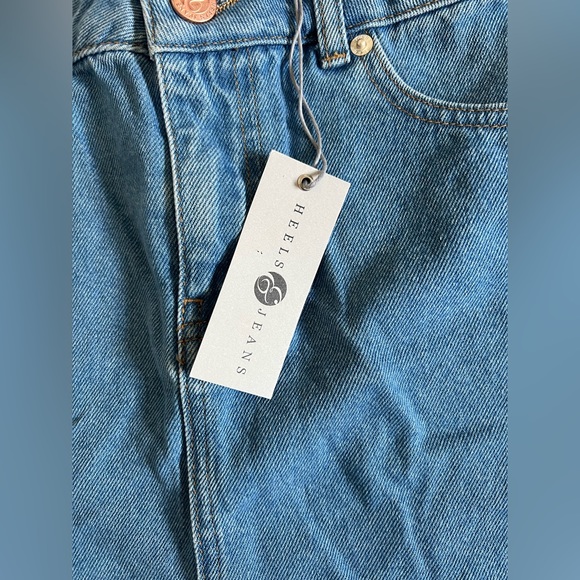 NWT Heels & Jeans Women’s Light Wash Mini Skirt SZ 26🩵 - Picture 13 of 14